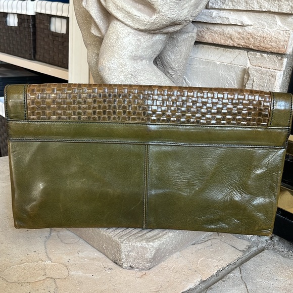 Vintage Harrods of London military green leather clutch - Picture 3 of 4